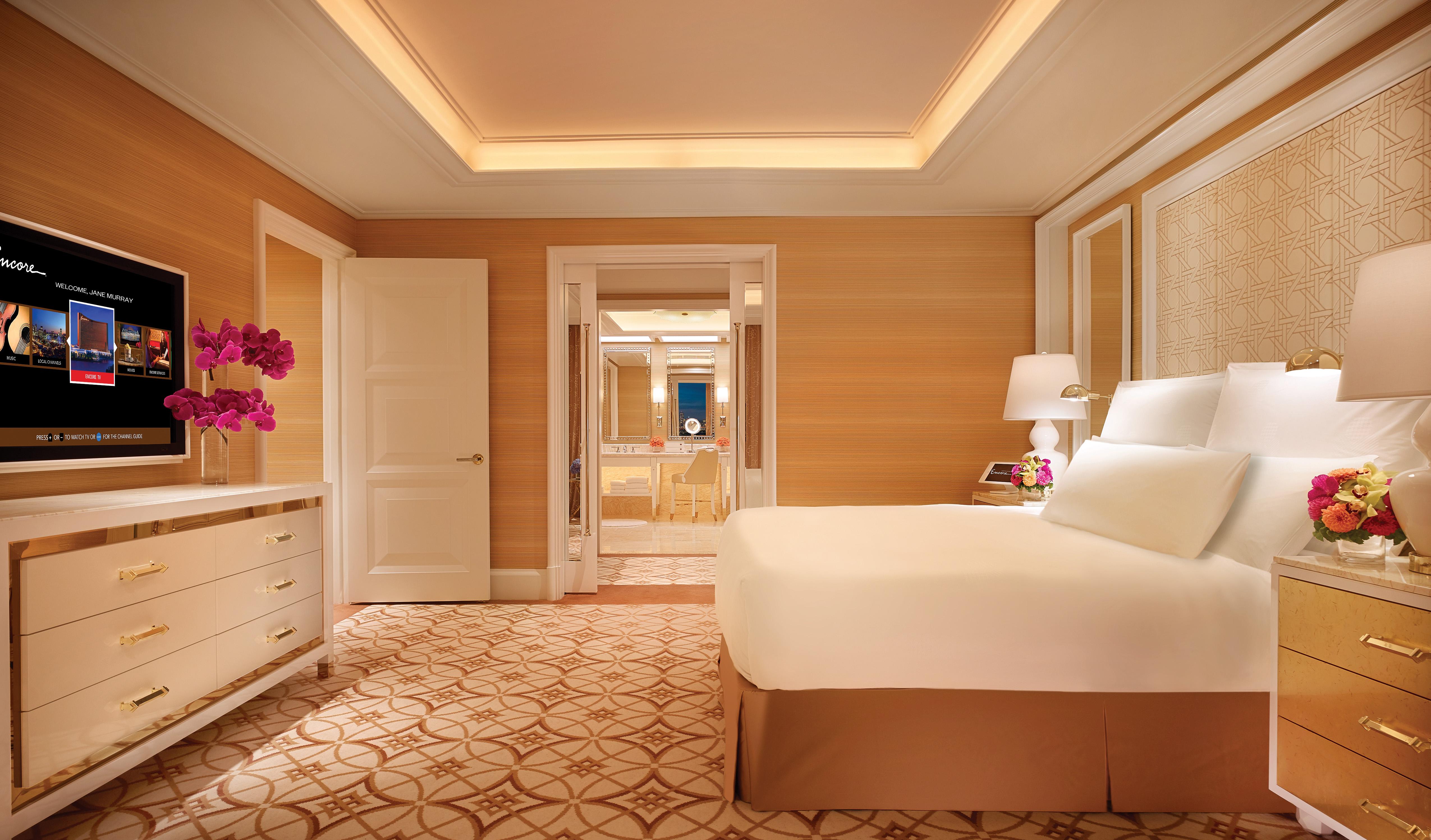 Encore Boston Harbor Everett Екстер'єр фото A bedroom in the Wynn Tower at Wynn Las Vegas